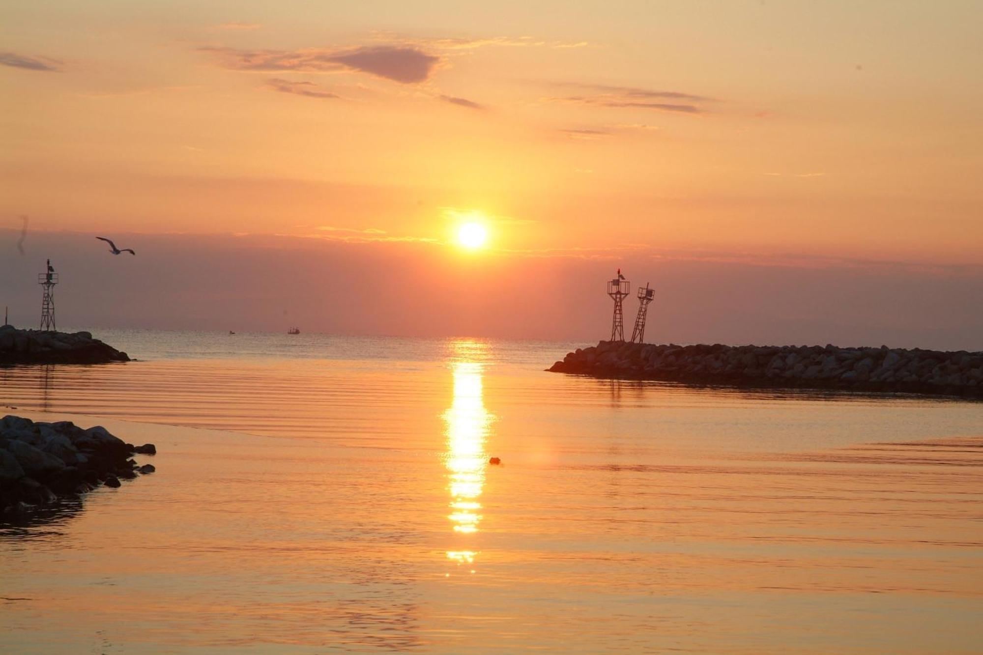 Hotel Platon Beach Olympiaki Akti Exterior photo